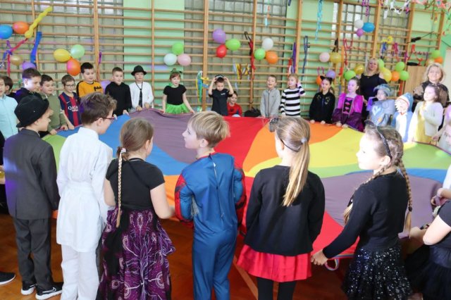 b_1024_768_0_00_images_2023_2024_WYDARZENIA_Choinka_418430907_840202344574382_6431130598161341496_n